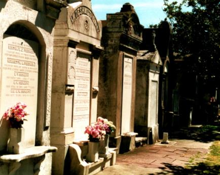 new orleans graveyard picture